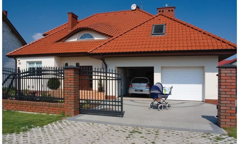 Na co zwrócić uwagę wykańczając lub usprawniając domową bramę?